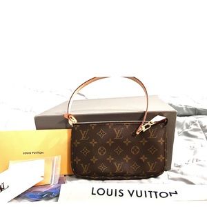 Louis Vuitton Pochette Accesoires (2019-2020) edition- used